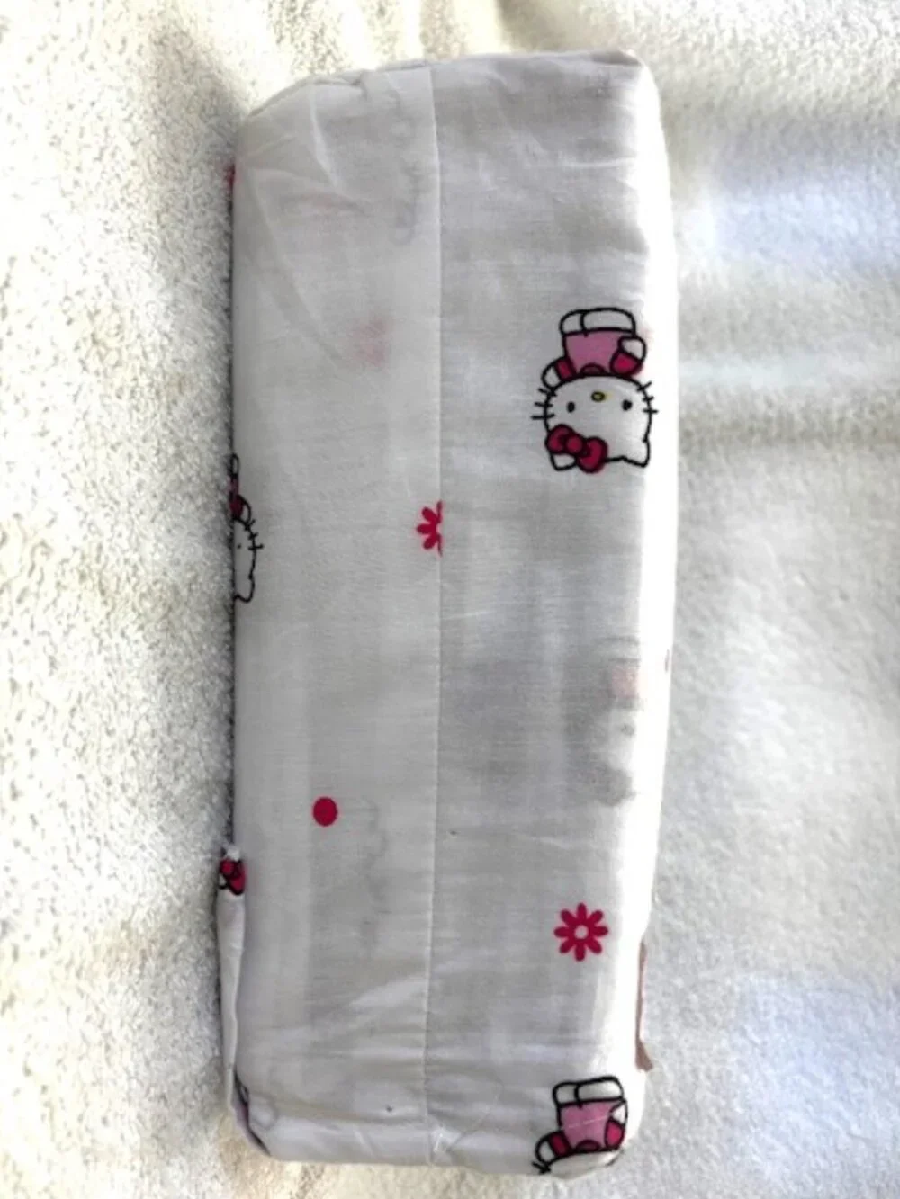 Hello Kitty Bows Queen Sheet Set in 100% cotton NWT